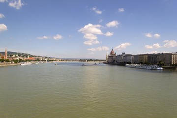 Fototapeta premium View of Budapest and Danube river