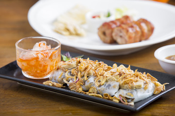 Goi Cuon - Vietnamese fresh summer rolls filled with prawns