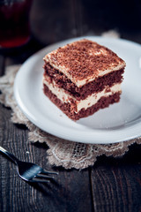 Chocolate pie with walnut cream