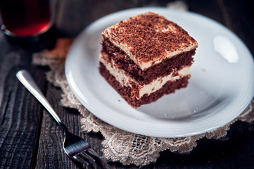 Chocolate pie with walnut cream