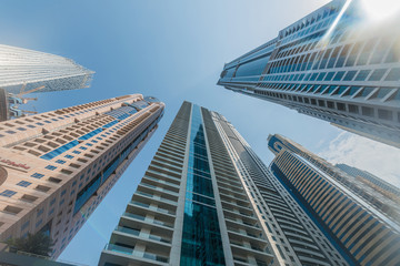 Obraz na płótnie Canvas Tall Dubai Marina skyscrapers in UAE