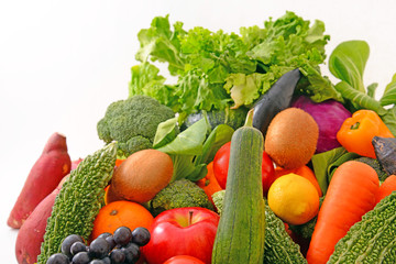 Fototapeta na wymiar 新鮮な果物と野菜