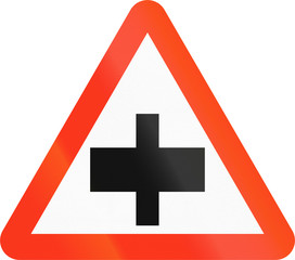 Obraz premium Bangladesh danger warning sign: Intersection with priority