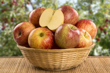 red apples