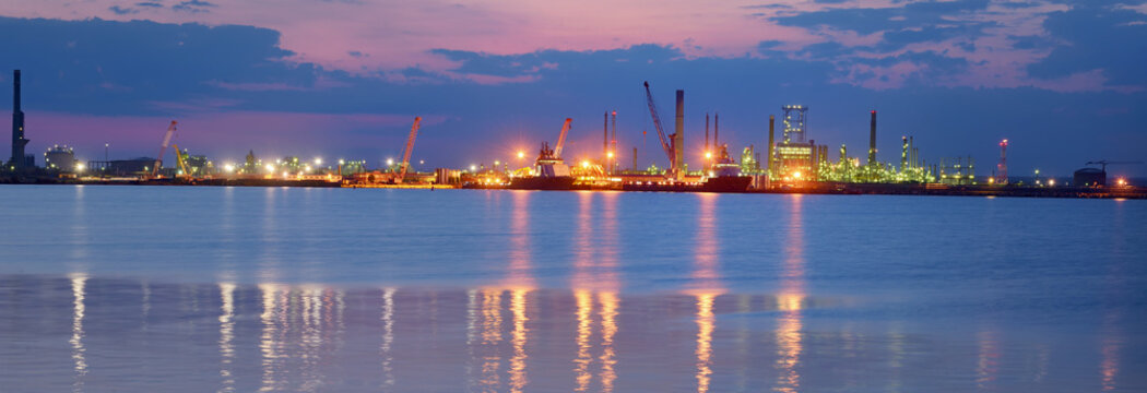 Oil and fuel production refinery