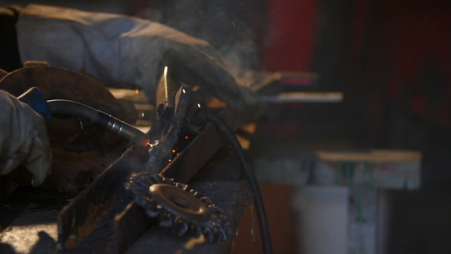 Man welding, slowmotion footage