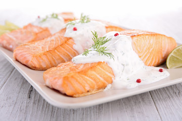 salmon and dill sauce