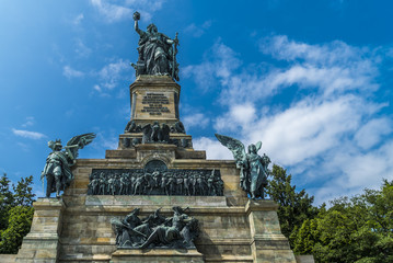 Fototapeta na wymiar Niederwalddenkmal zur Erinnerung an deutsch-französischem Krieg 1871
