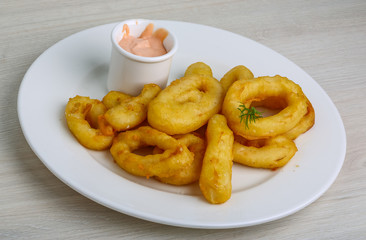 Fried calamari rings