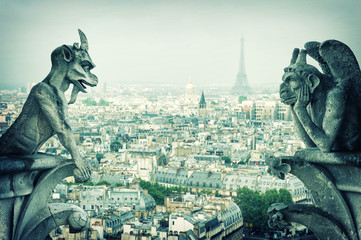 Stone demons gargoyle und chimera. Notre Dame de Paris - obrazy, fototapety, plakaty