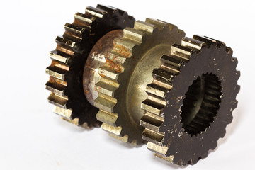 Metal cog wheels bonding together