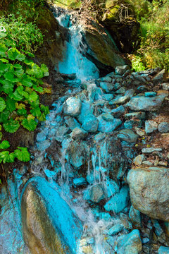 Depositi di woodwardite in acque sorgive -  Saint Marcel - Valle d'Aosta