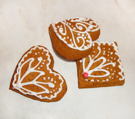 Gingerbread cookies with floral decoration