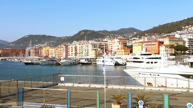 Entrée du port de Nice