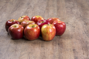 red apples
