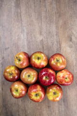 red apples
