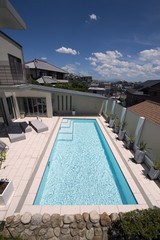 プールのある豪邸-3