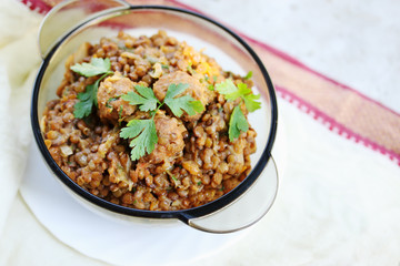 Lentil porridge with pork meatballs