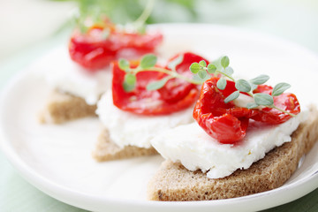 Canapes with sun-dried tomatoes
