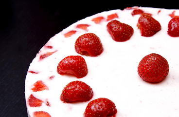 yoghurt cake with strawberries