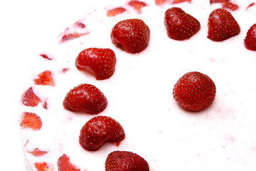 yoghurt cake with strawberries