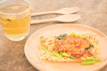 Wheat noodles with barbecued red pork
