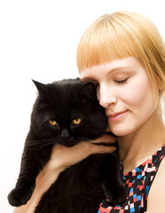 Frau mit Britisch-Kurzhaar-Katze