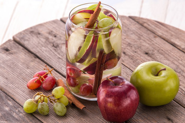 fresh fruit Flavored infused water mix of Apple, grape and cinna
