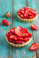 Tart with fresh sweet strawberry