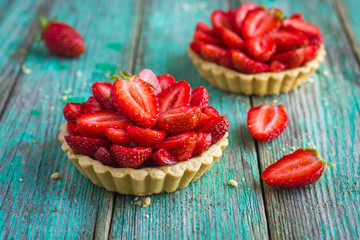 Tart with fresh sweet strawberry