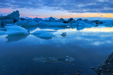 Fototapeta na wymiar Glacier lagoon in Iceland at midnight
