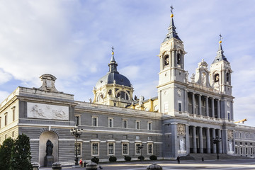 Obraz premium Santa Maria la Real de La Almudena cathedral in Madrid, Spain.