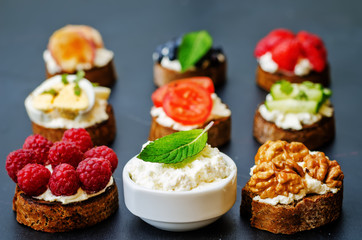 ricotta and crostini appetizers with fillings