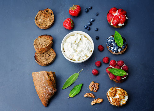 ricotta and crostini appetizers with fillings