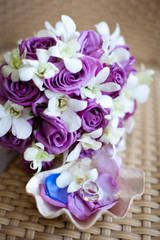 Bridal bouquet with wedding rings