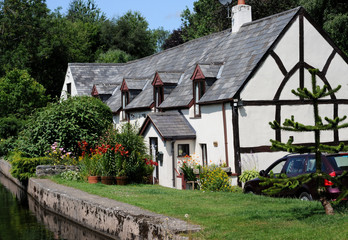 A house along the Llangollen canal.