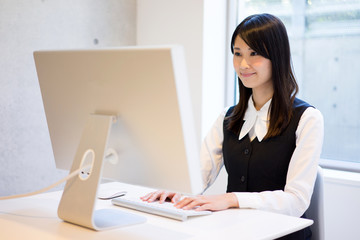 働く女性