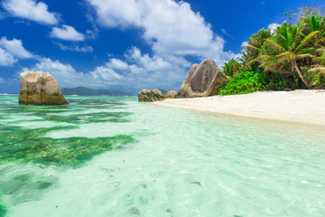 Fototapeta na wymiar Tropical Paradise - Anse Source d'Argent - Beach on island La Digue in Seychelles