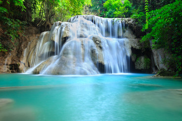 Fototapeta na wymiar Water fall hua mae kamin Kanchanaburi, Thailand (hua mae kamin