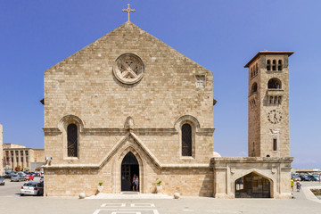 Obraz premium Mitropoli evangelismo/ Rhodos