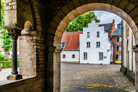 3180 D&uuml;sseldorf Kaiserswerth - Tor am Suitbertus-Platz