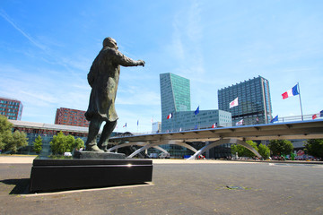 Lille / Esplanade Fran&ccedil;ois Mitterrand, gare Lille-Europe et Euralille