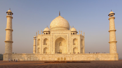 Fototapeta na wymiar Sunrise over Taj Mahal, India.