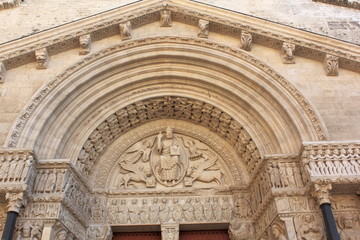 Fototapeta na wymiar Porte d'église