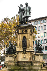 Obraz premium Johannes Gutenberg monument (1858). Frankfurt am Main, Germany.