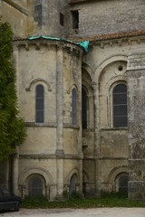 Fototapeta na wymiar L'un des recoins de la basilique romane St-Eutrope de Saintes