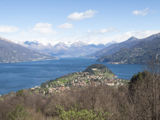 Fototapeta na wymiar Lake of Como and view of Bellagio