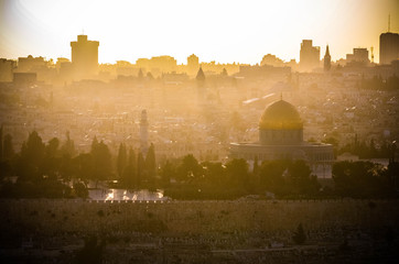 Obraz premium Słońce zachodzi nad Jerozolimą
