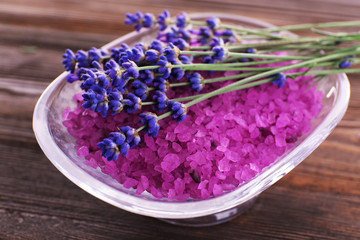 Obraz na płótnie Canvas Purple sea salt with fresh lavender, closeup