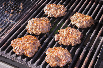 Grilling hamburger beefs